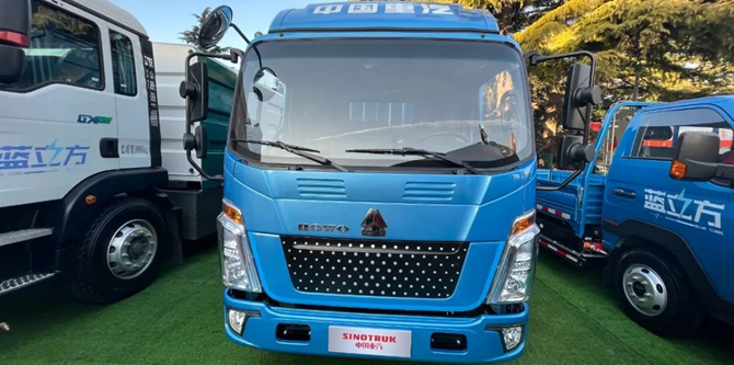 高颜值、高舒适、高价值 HOWO蓝立方轻卡如此特别！