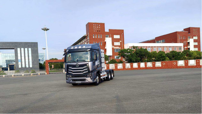 中国重汽全新一代豪沃MAX双燃料节气王 为财富插上梦想的翅膀