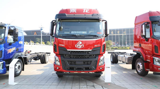 国四置换福利来了！乘龙H5大单桥高效节油领跑快递运输