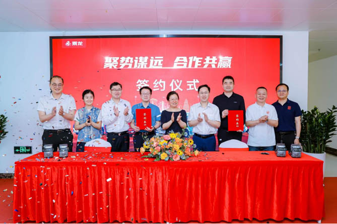 签约600台，乘龙燃气重卡挺进哈密护航疆煤外运大动脉