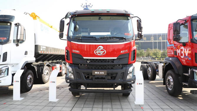 矿区山区运输难？乘龙H5 4×2极限自卸车轻松破局