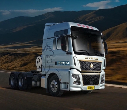 再添新成员！汕德卡G7H 720马力燃气牵引车：能省能跑，运营无忧！