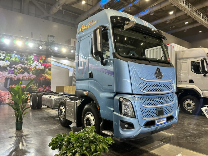 百公里油耗21L！乘龙H7 Pro 6x2载货车助您多拉快跑稳创富