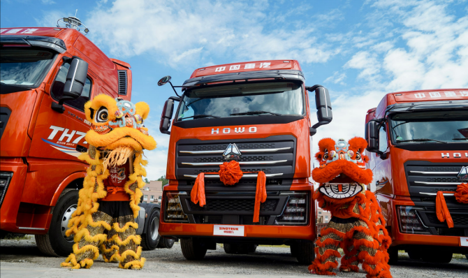 红色遵义见证豪沃力量！豪沃TH7-N百台战略签约暨首批30台交车仪式盛大举行