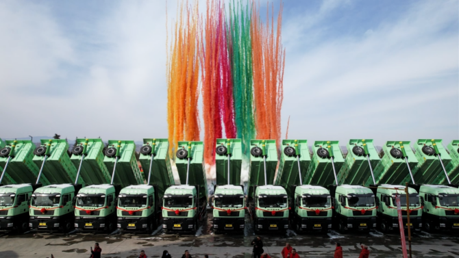 批量交付燃动首季——中国重汽开年即冲刺，以品质赢信赖！